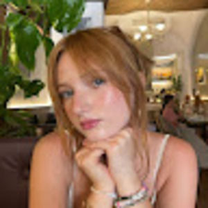 Meet your Posher, Elise